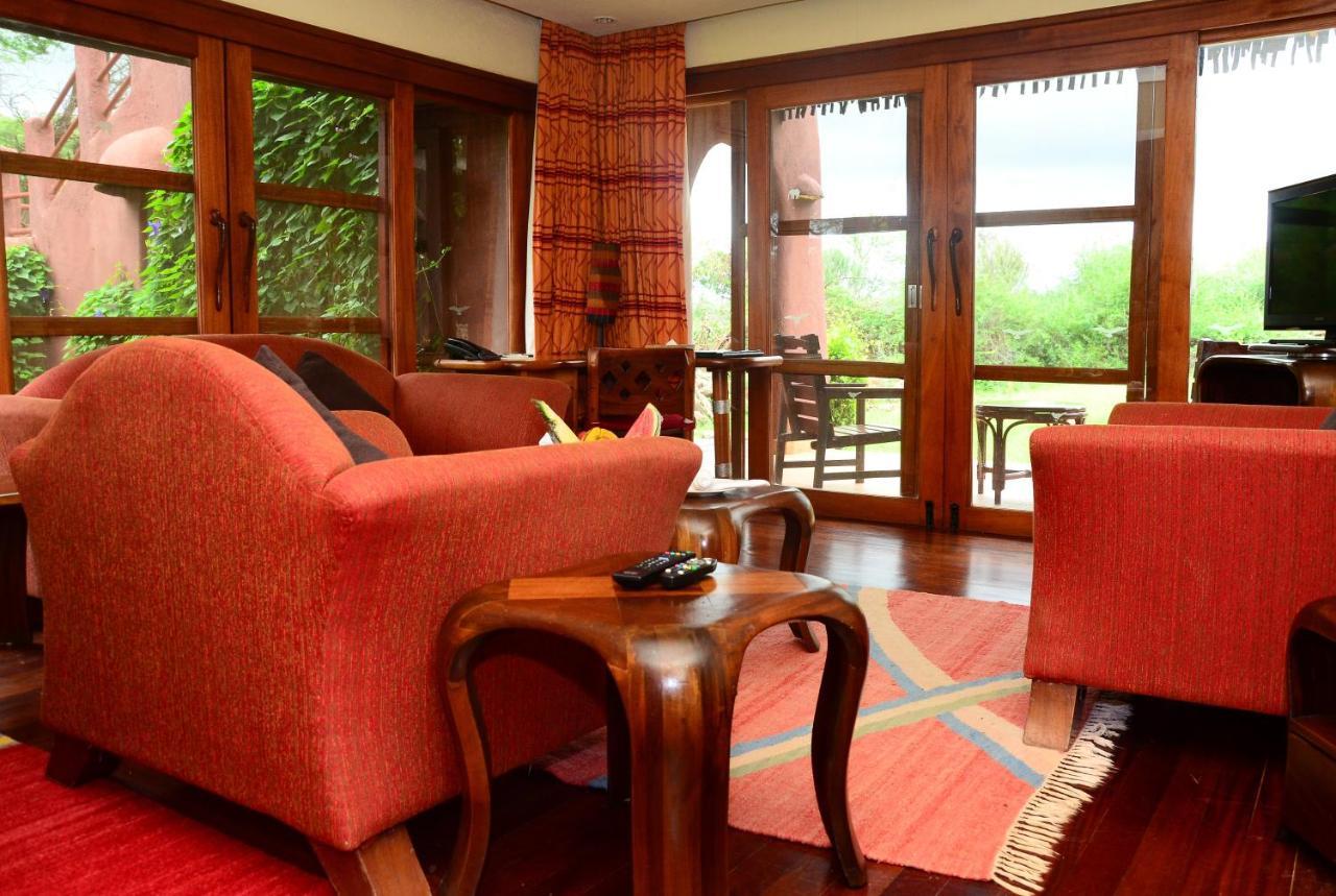 Amboseli Serena Safari Lodge Exterior photo